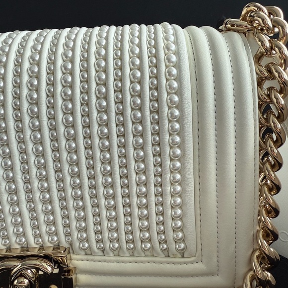 Chanel Calfskin Pearl Medium Boy Bag Flap White Handbag - Picture 4 of 16